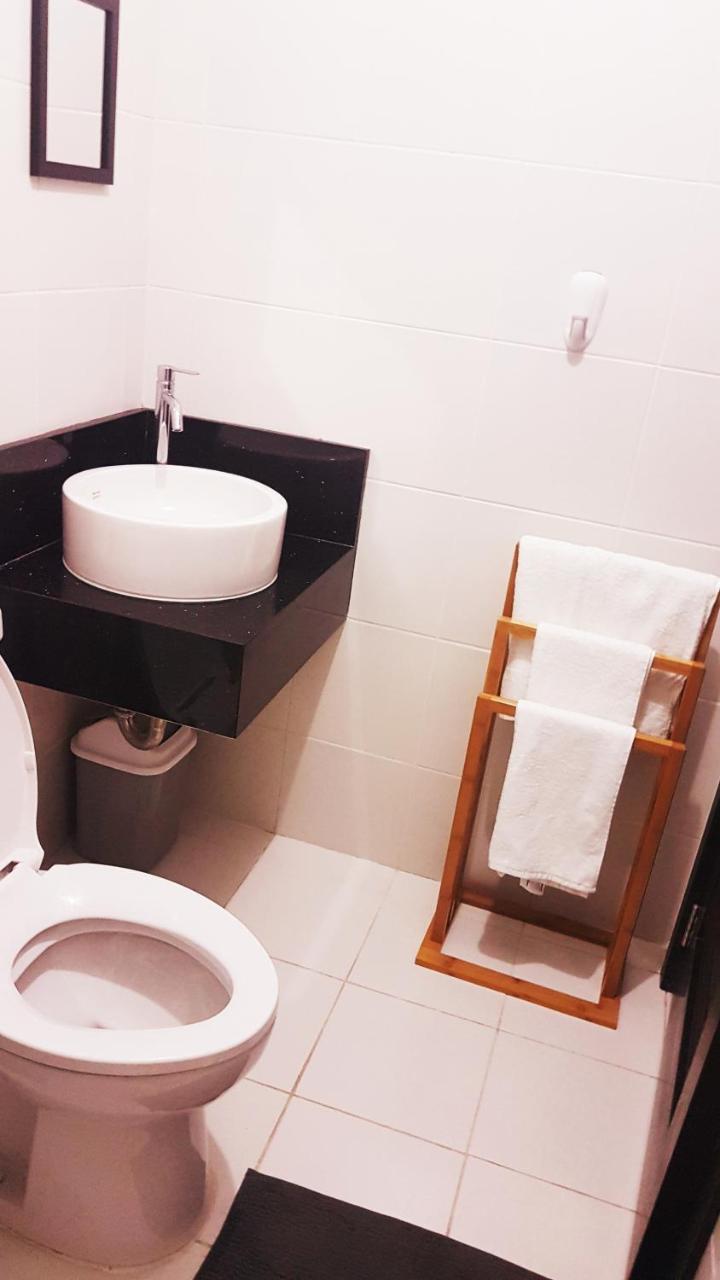 Studio Fully Furnished Manila Exterior photo